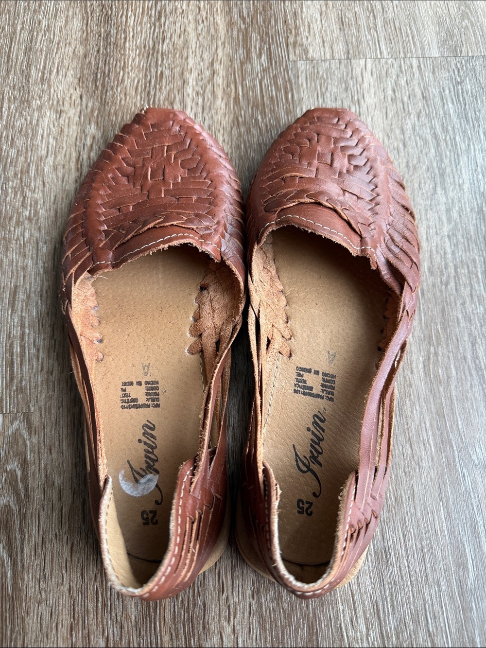 💥Brown Huarache Leather Slip-On Flats💥 - Picture 2 of 9